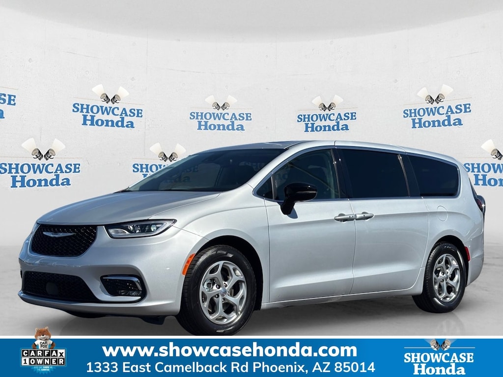 Used 2024 Chrysler Pacifica Limited Van Passenger Van