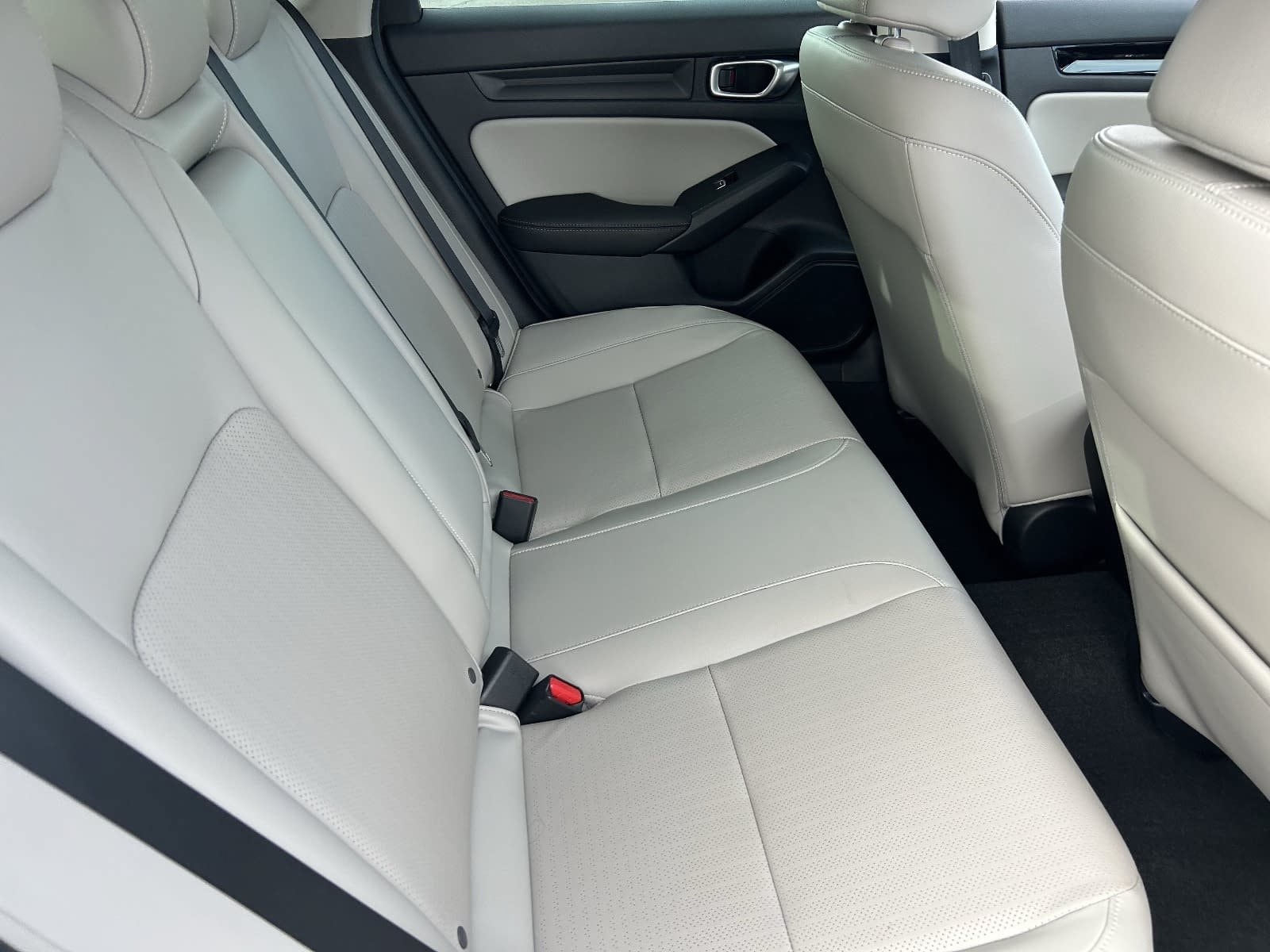 2024 Honda Civic Hatchback EX-L - Photo 16