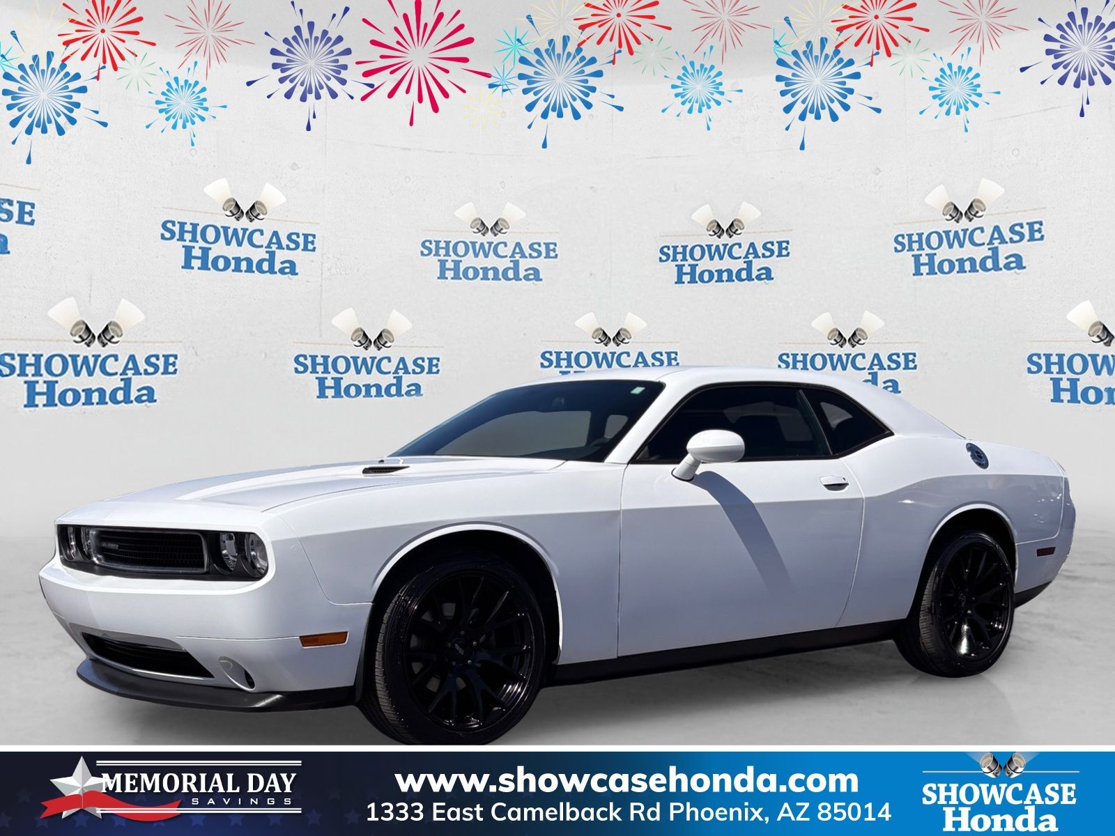 2013 Dodge Challenger SXT's photo