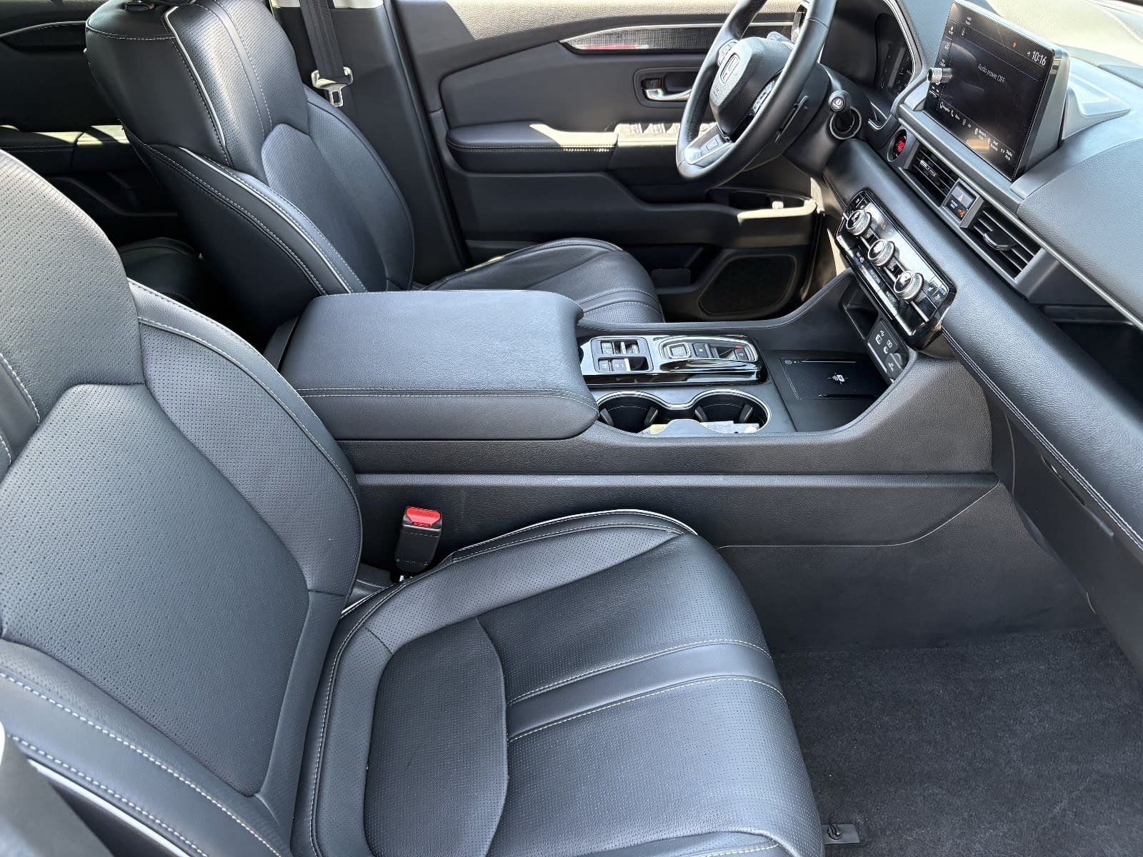 2025 Honda Pilot Elite - Photo 14