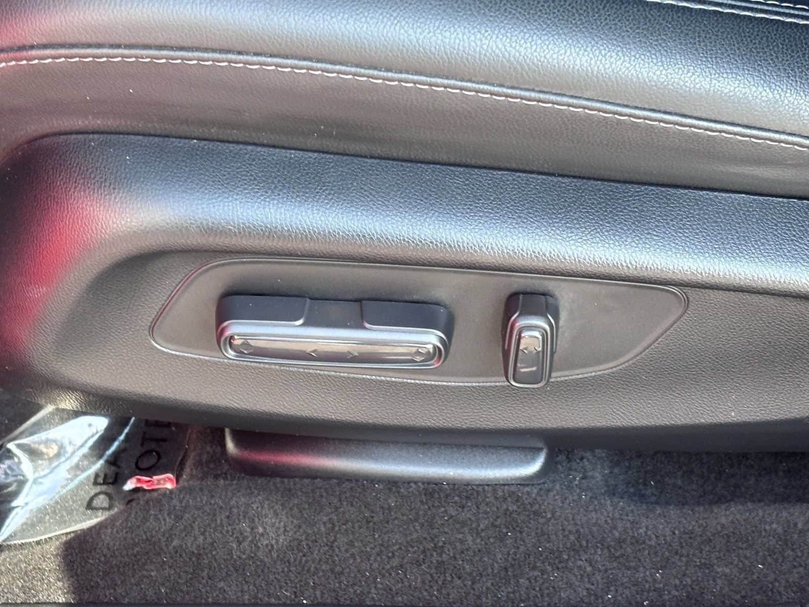 2025 Honda HR-V EX-L - Photo 18