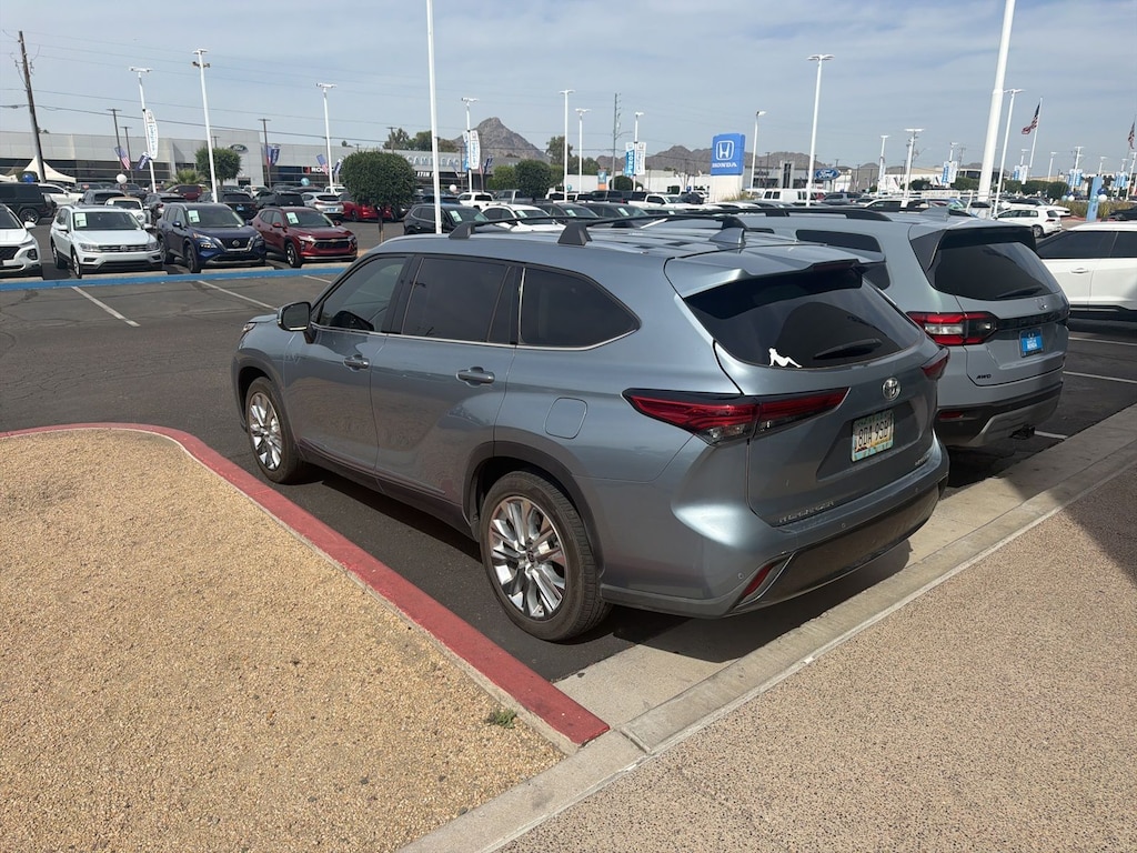 Used 2023 Toyota Highlander Limited SUV