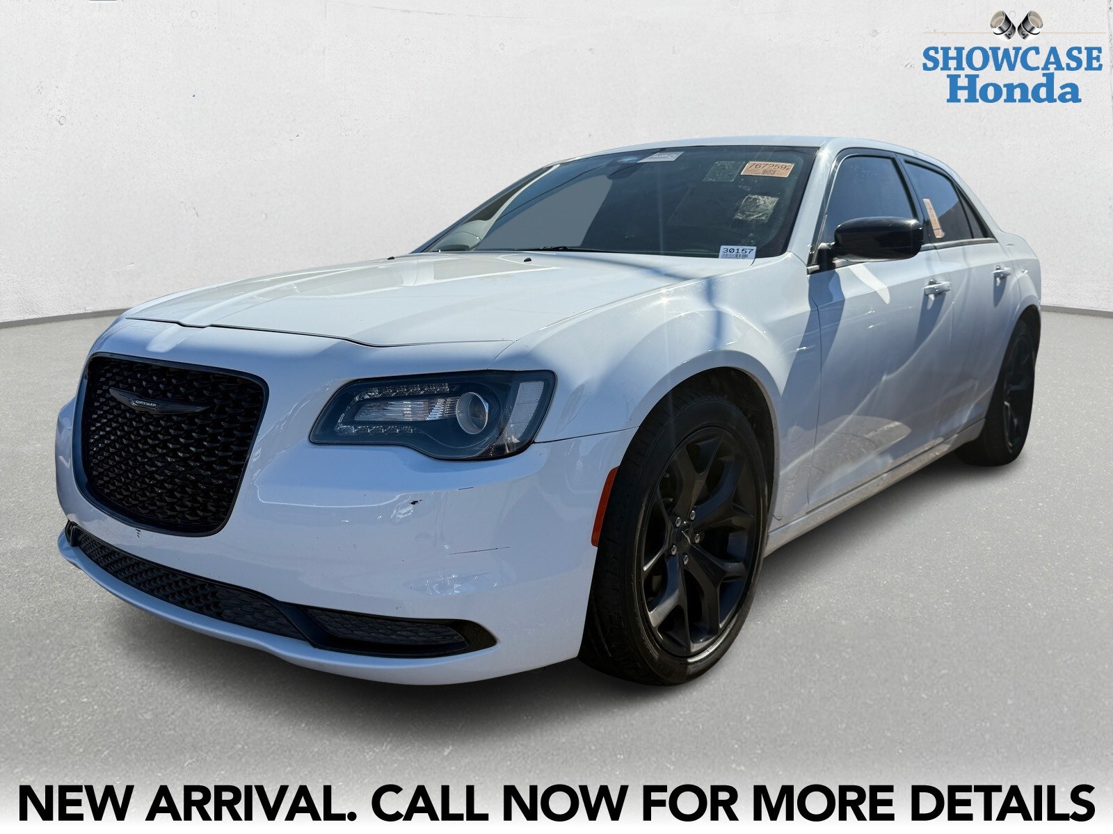 2023 Chrysler 300 Touring photo 2