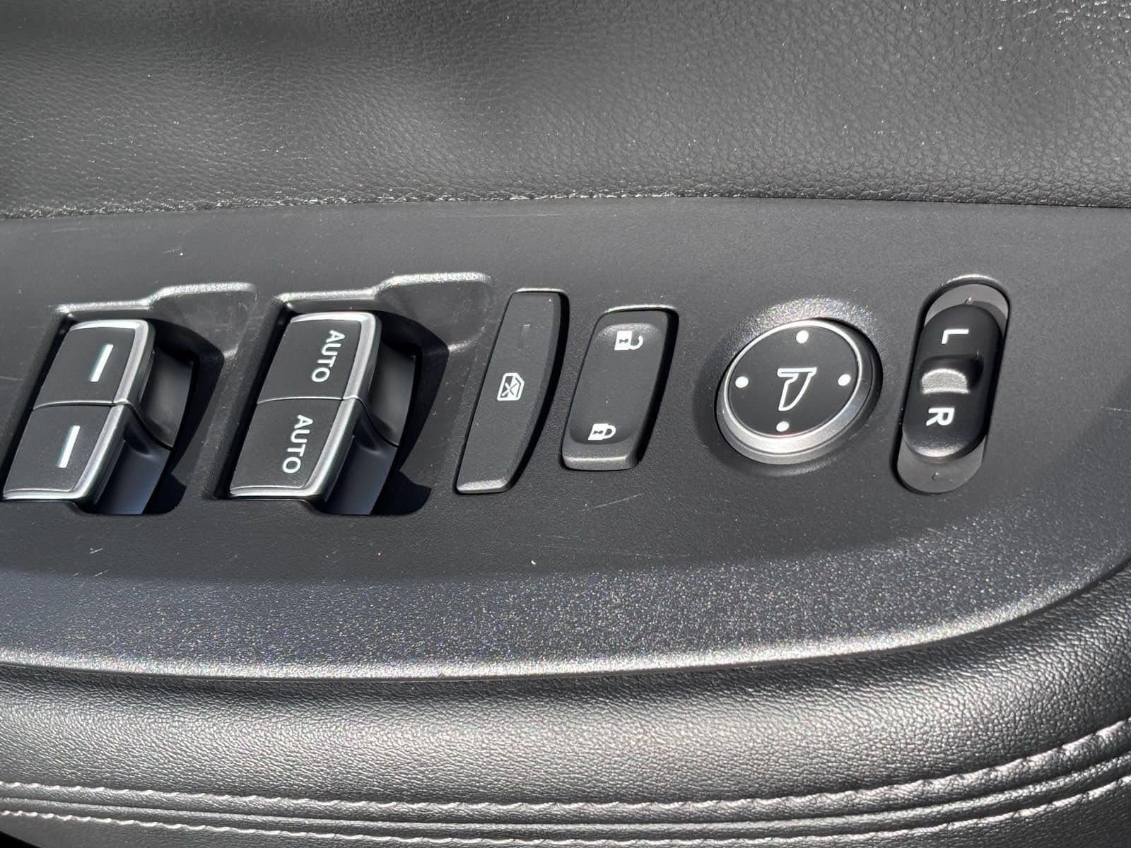 2025 Honda HR-V EX-L - Photo 20