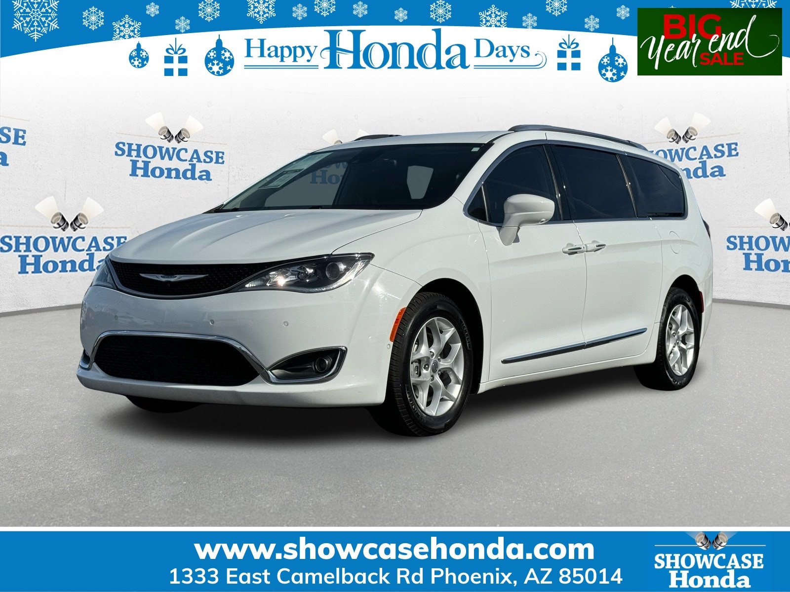2017 Chrysler Pacifica Touring-L Plus's photo