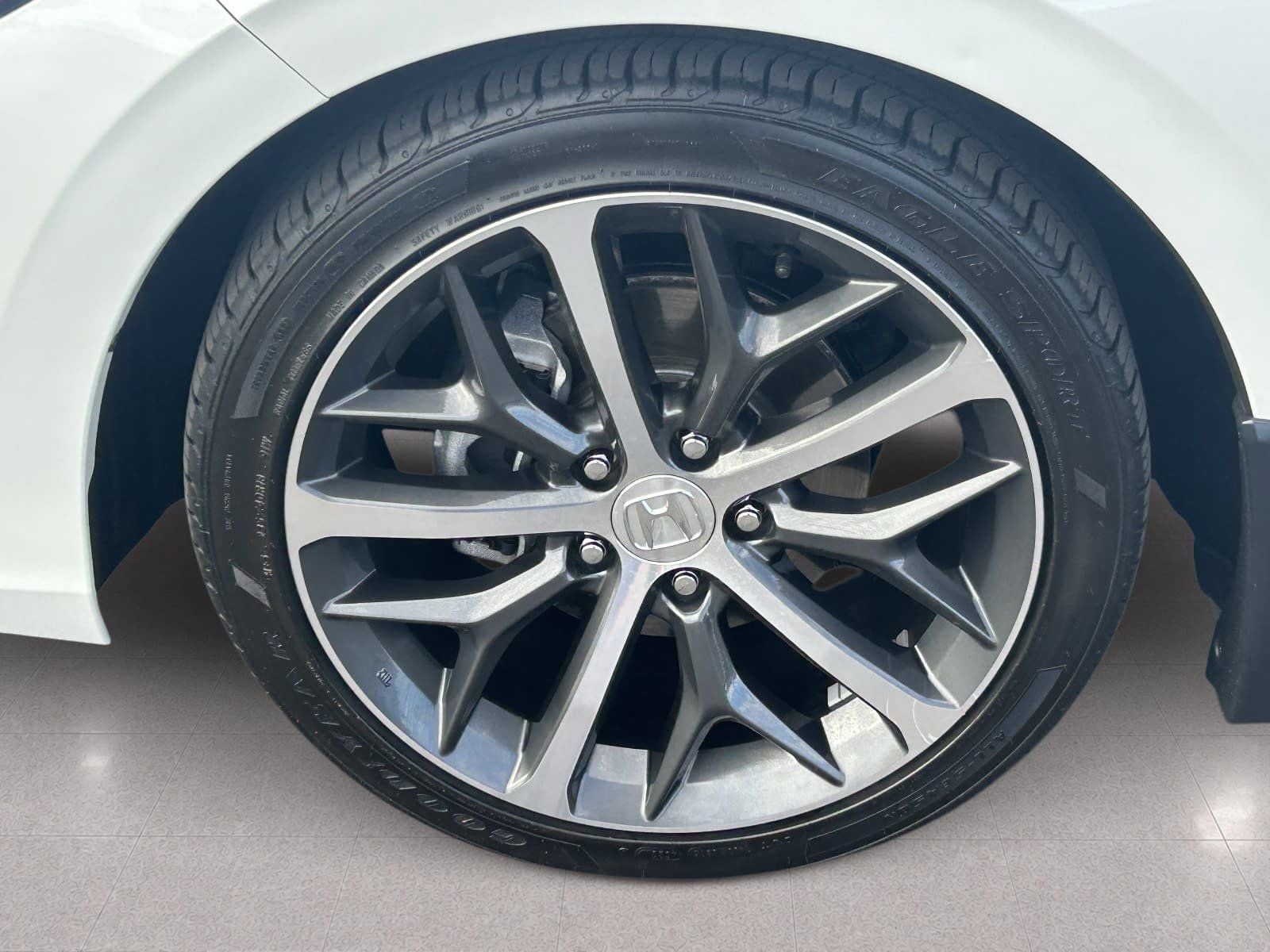 2024 Honda Civic Touring - Photo 10