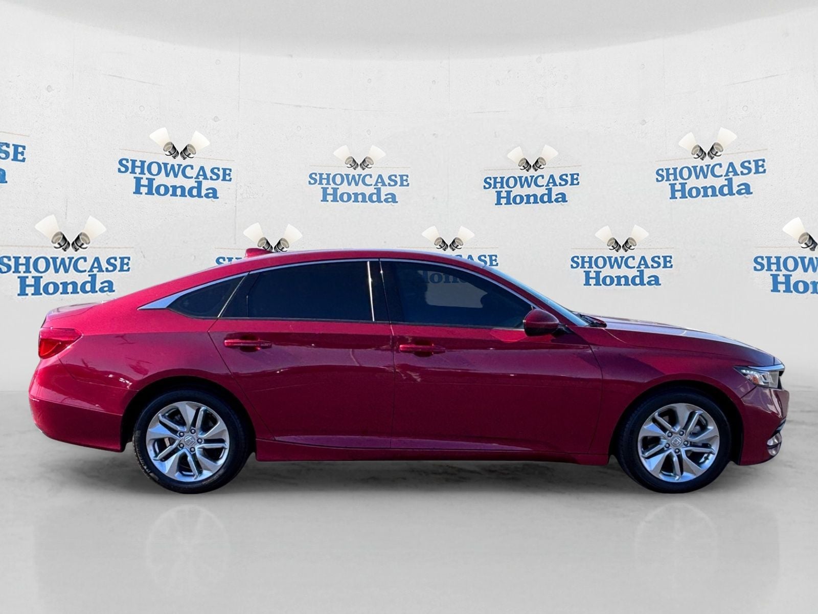 2018 Honda Accord LX - Photo 9