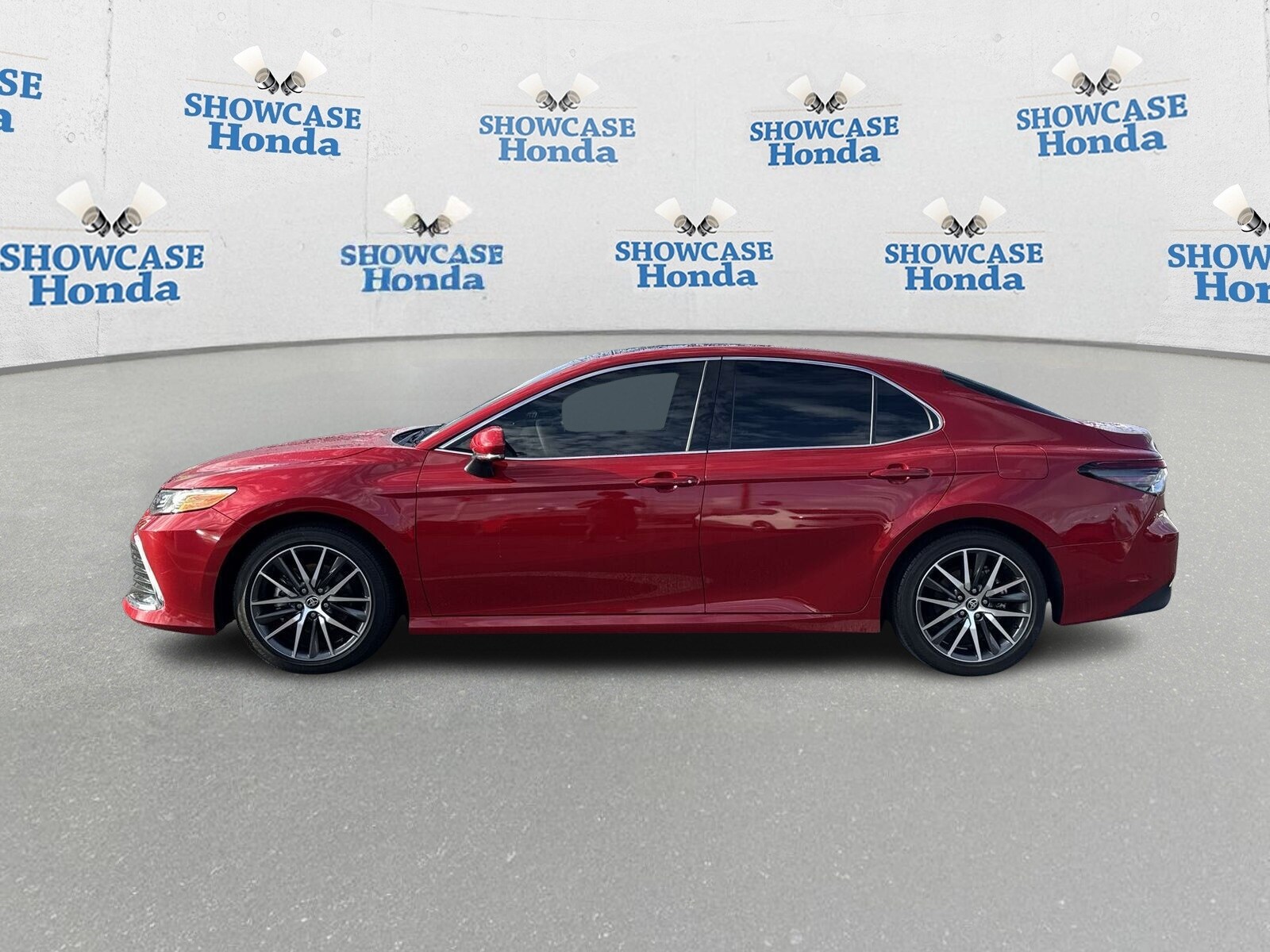 2024 Toyota Camry XLE photo 2