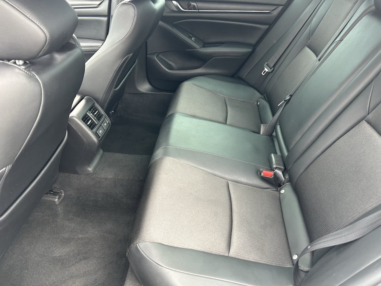 2022 Honda Accord Sport - Photo 19