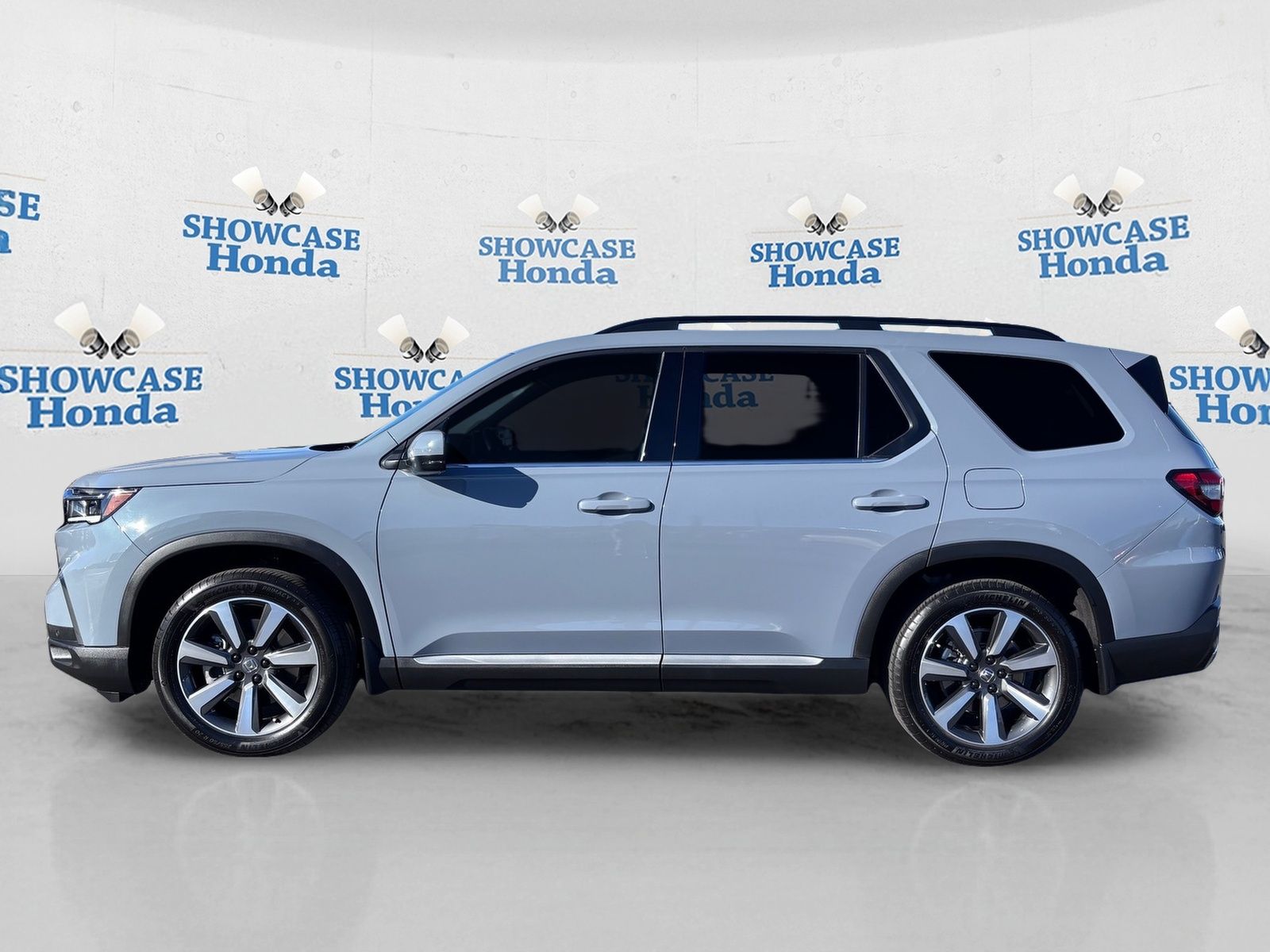 2025 Honda Pilot Touring - Photo 4
