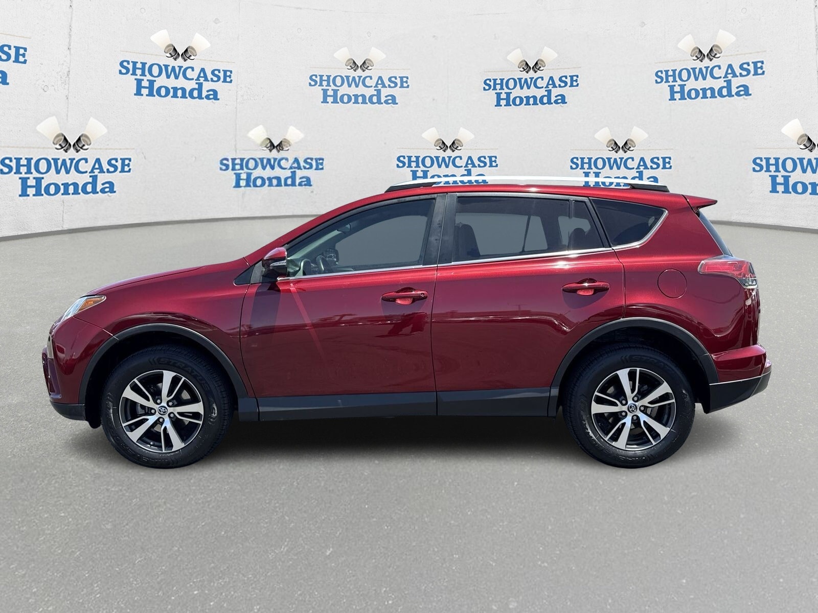 Used 2018 Toyota RAV4 XLE with VIN 2T3WFREV9JW508157 for sale in Phoenix, AZ