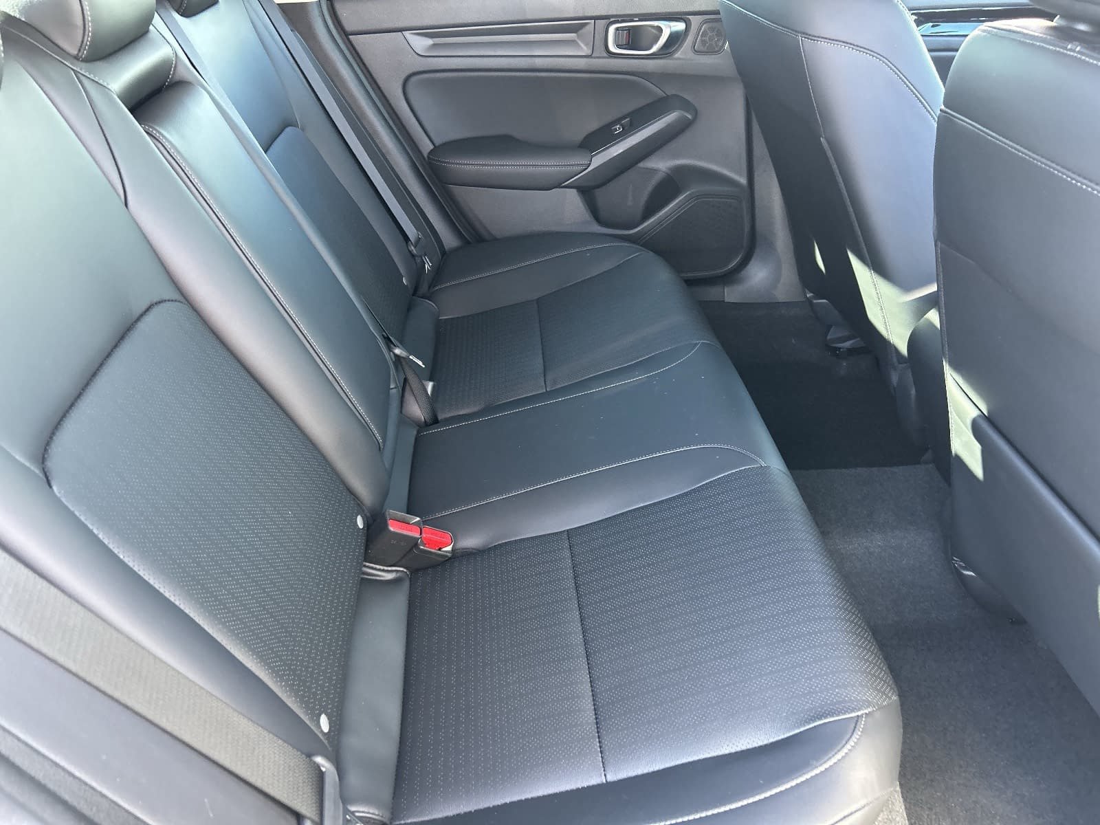 2024 Honda Civic Hatchback EX-L - Photo 17
