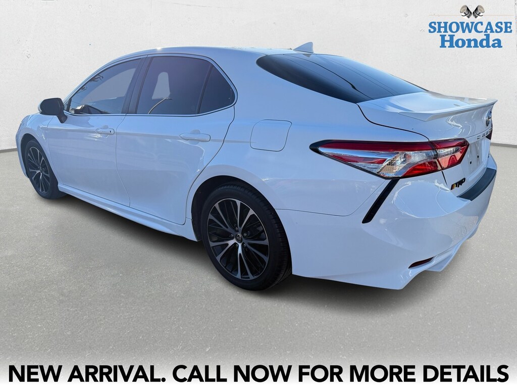 Used 2020 Toyota Camry SE Sedan