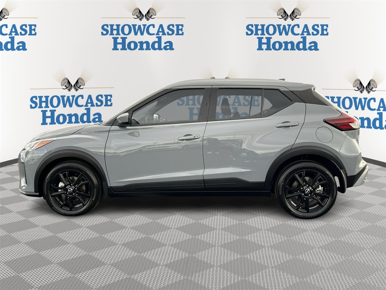 Used 2023 Nissan Kicks SV with VIN 3N1CP5CV2PL522576 for sale in Phoenix, AZ