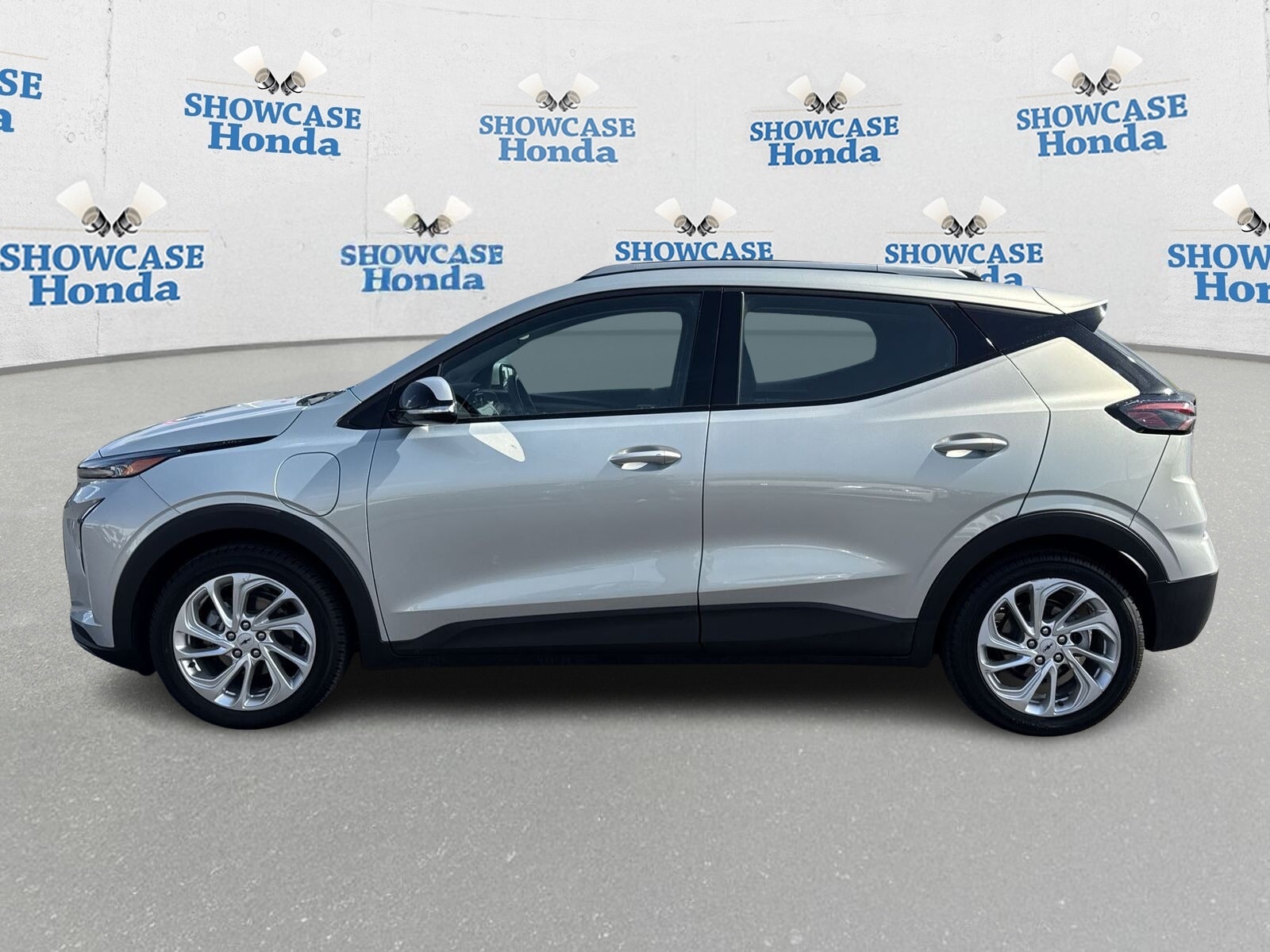 Used 2023 Chevrolet Bolt EUV LT with VIN 1G1FY6S07P4129853 for sale in Phoenix, AZ