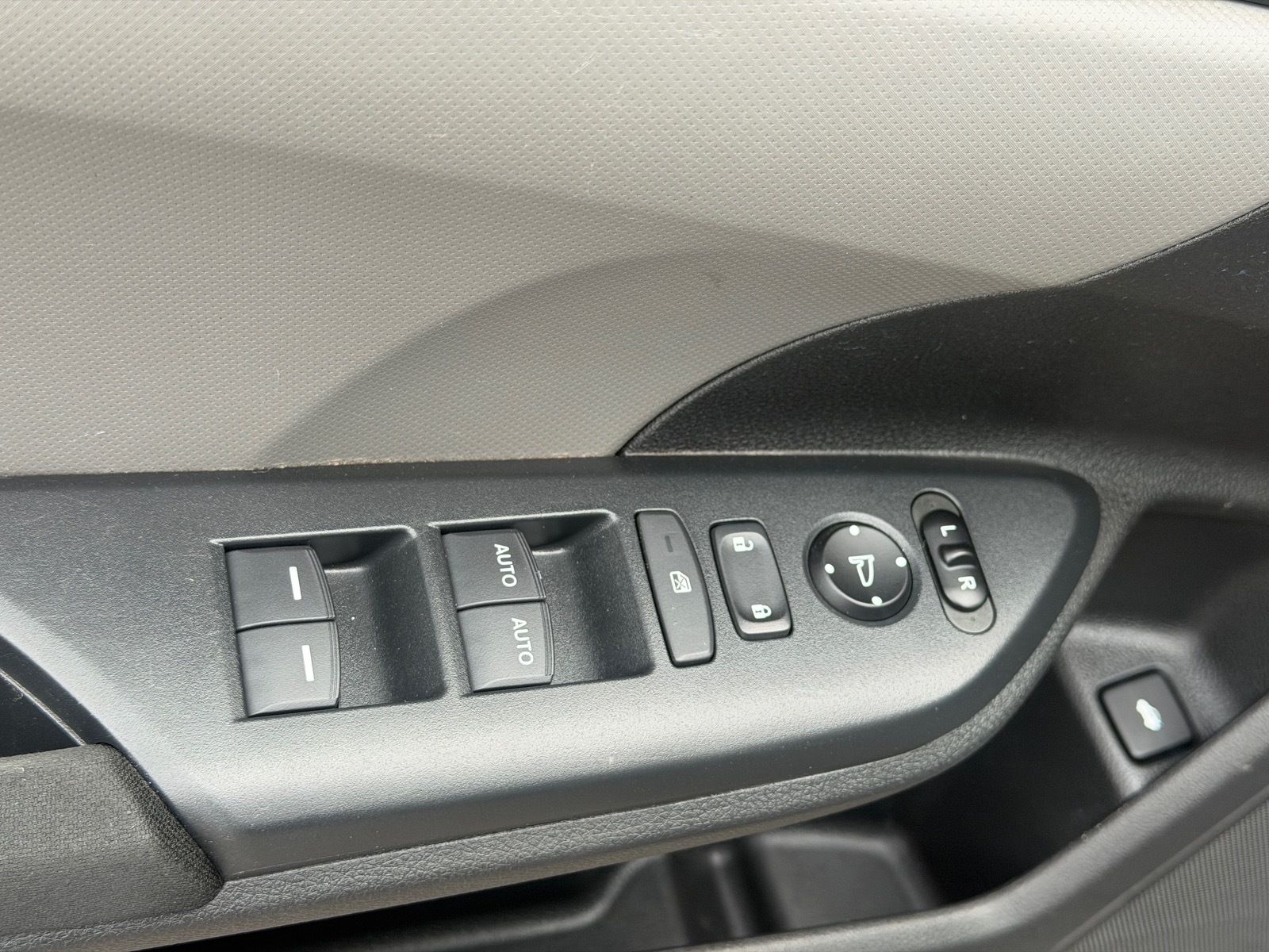 2016 Honda Civic LX - Photo 18