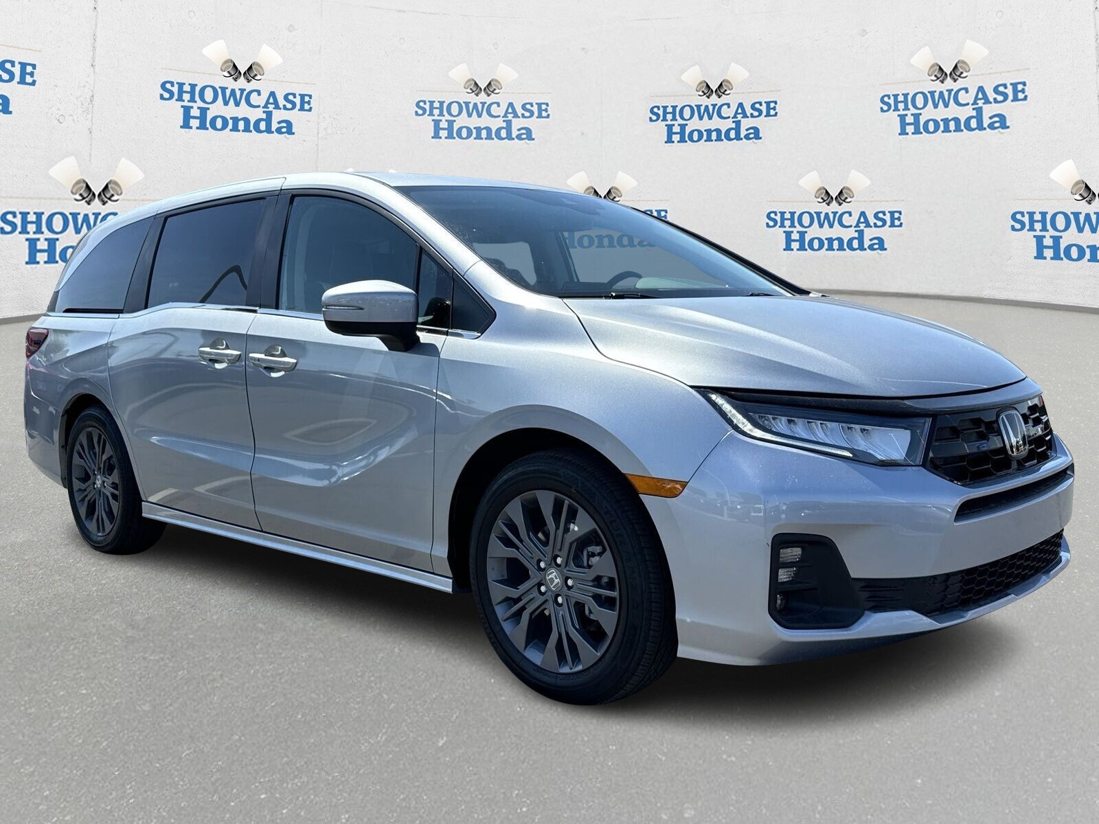 2026 Honda Odyssey Touring photo 4