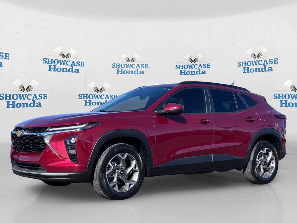 Used 2025 Chevrolet Trax LT SUV