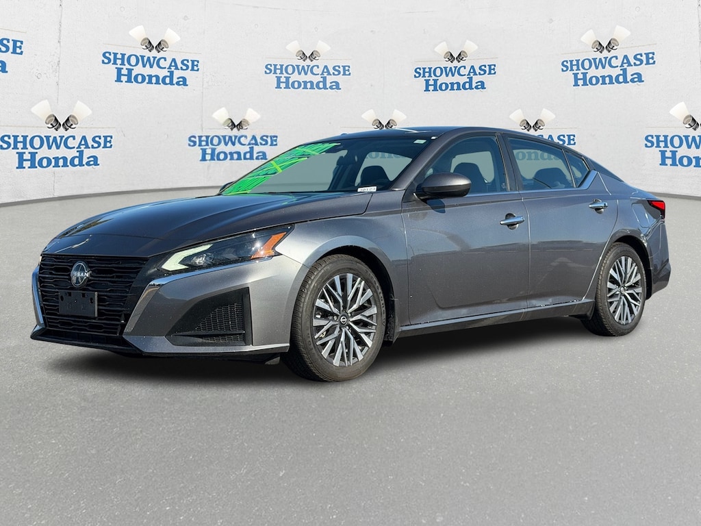 Used 2023 Nissan Altima 2.5 SV Sedan