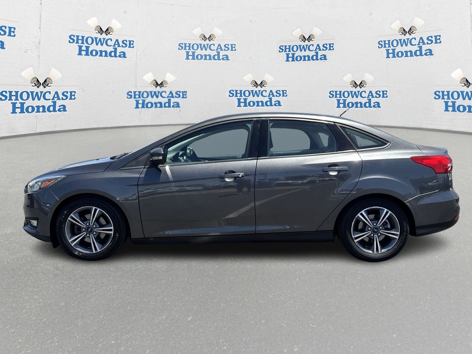 Used 2016 Ford Focus SE with VIN 1FADP3FE0GL315669 for sale in Phoenix, AZ