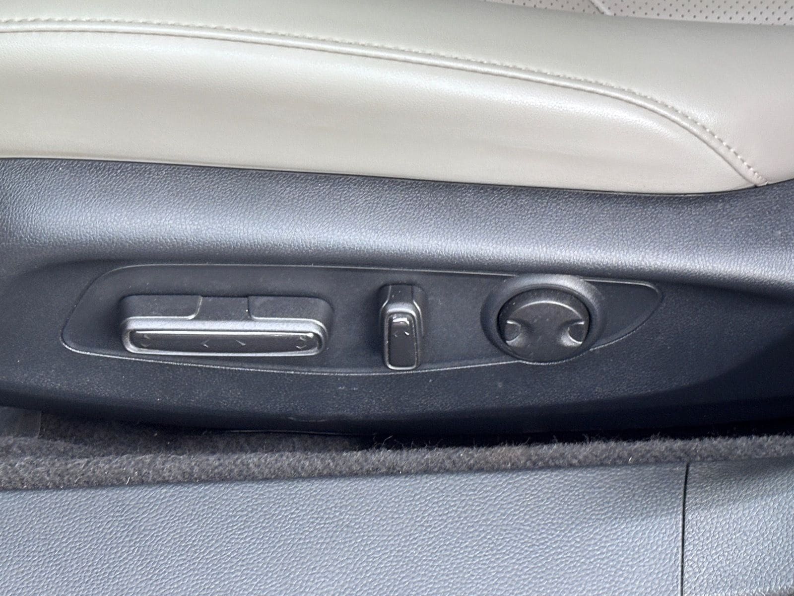 2025 Honda Accord Hybrid EX-L - Photo 19