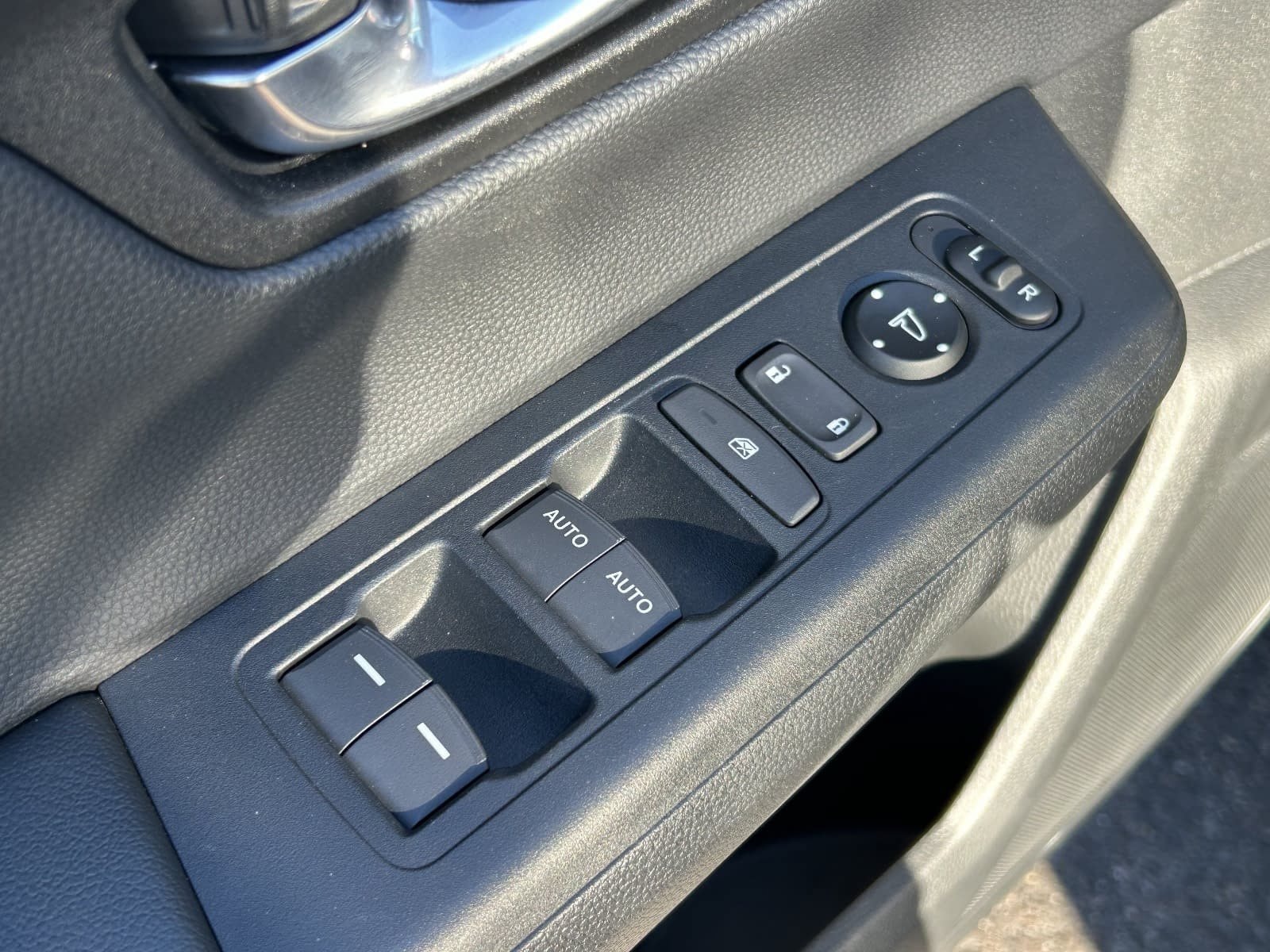 2025 Honda CR-V Sport - Photo 25