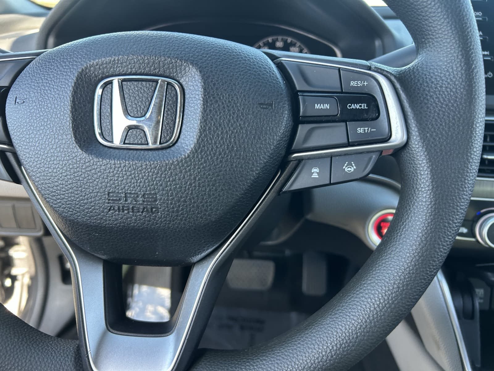 2018 Honda Accord LX - Photo 28
