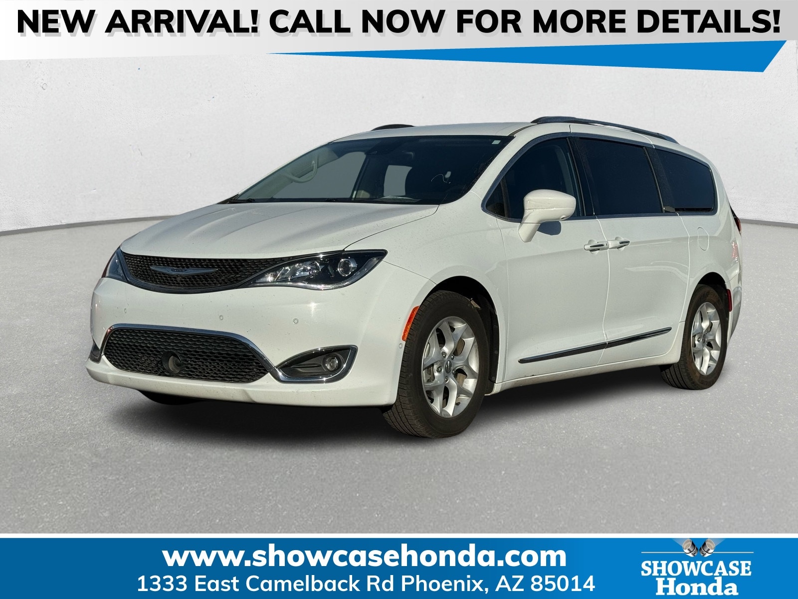 2017 Chrysler Pacifica Touring-L Plus's photo