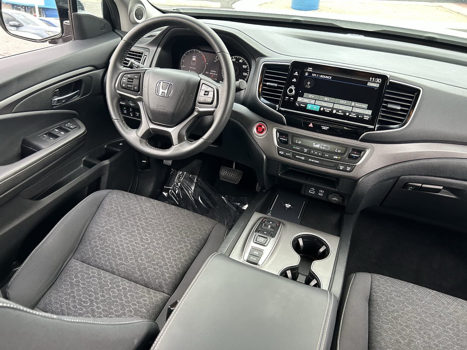 2024 Honda Ridgeline Sport - Photo 17