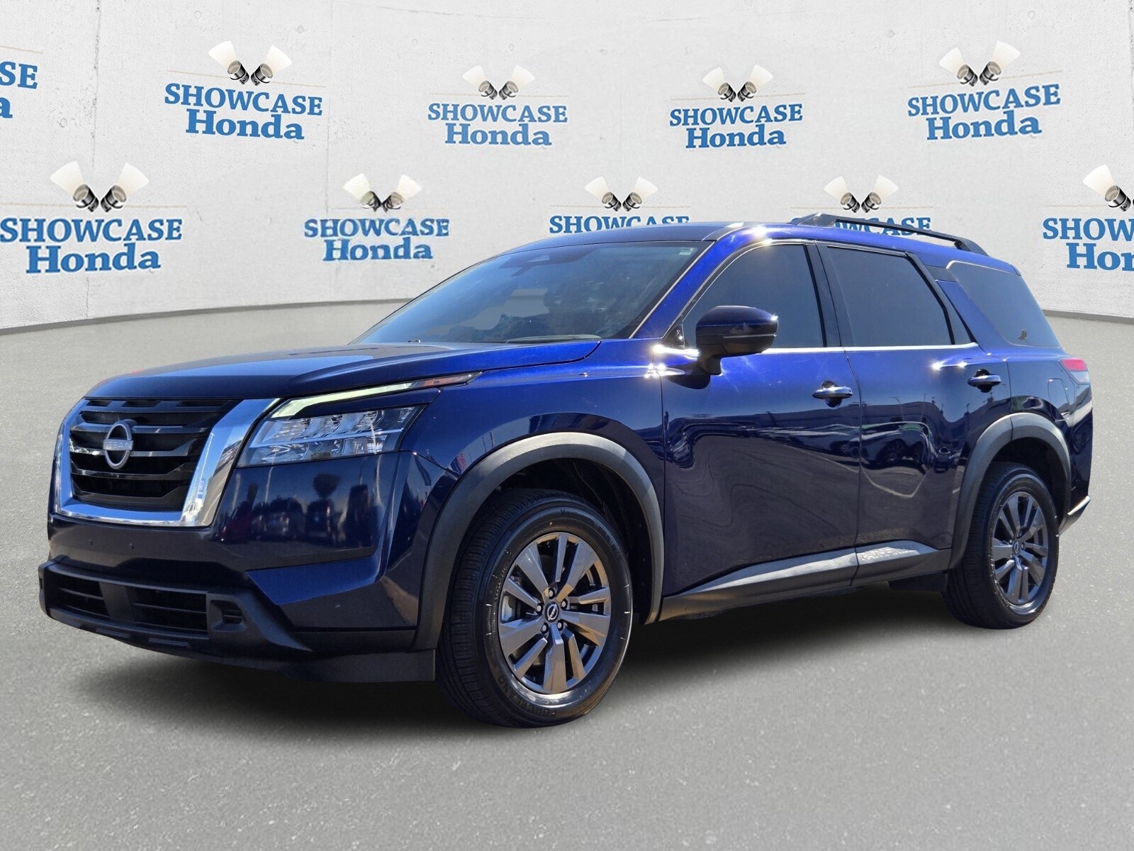 2022 Nissan Pathfinder SV photo 2
