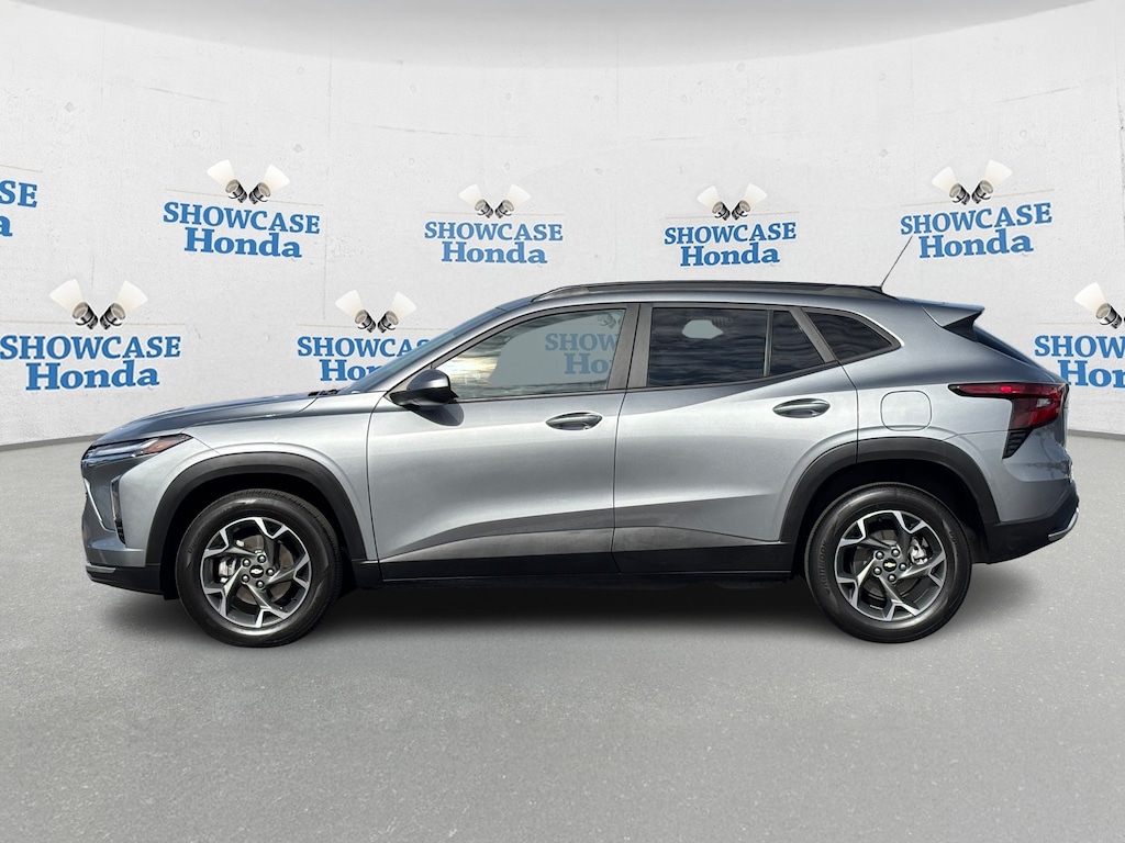 Used 2024 Chevrolet Trax LT SUV