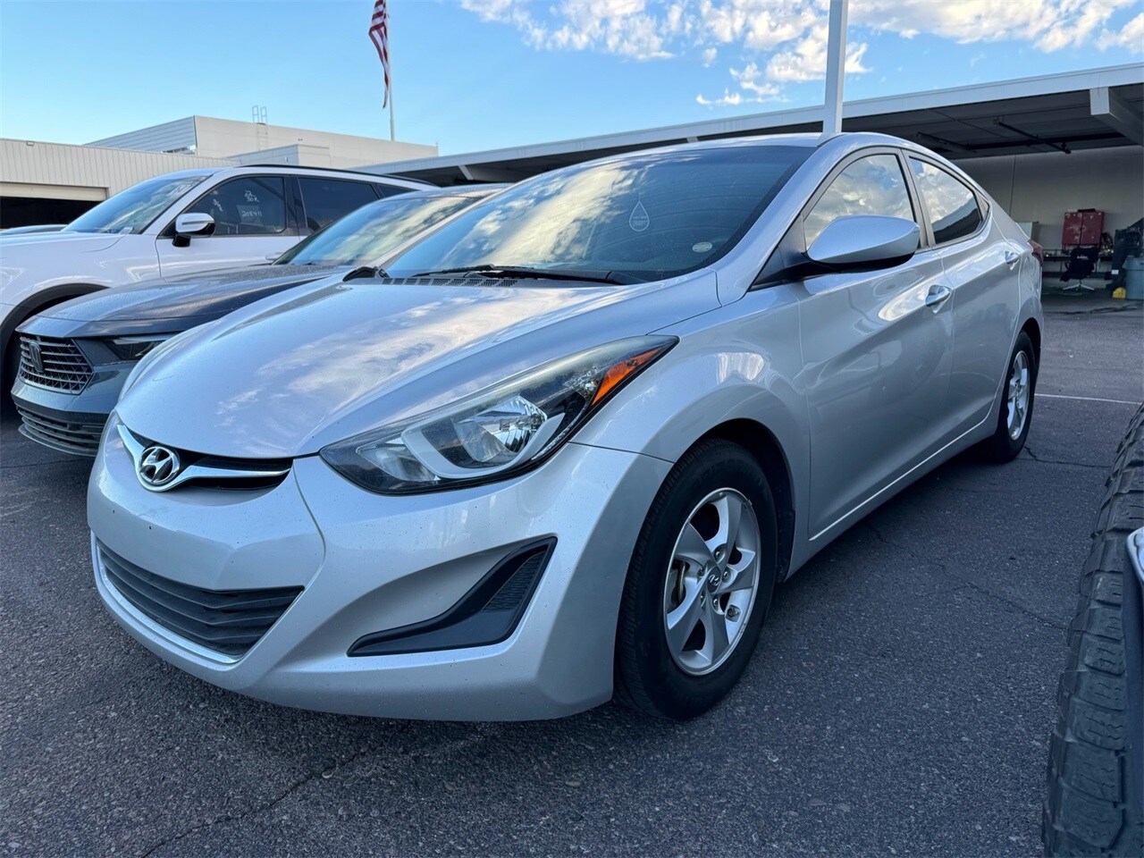 Used 2015 Hyundai Elantra SE with VIN 5NPDH4AEXFH641843 for sale in Phoenix, AZ