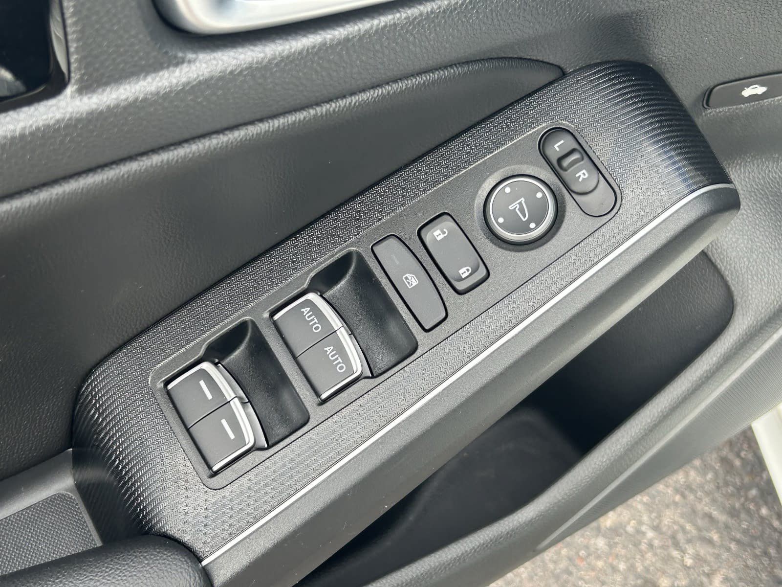 2024 Honda Civic Touring - Photo 25