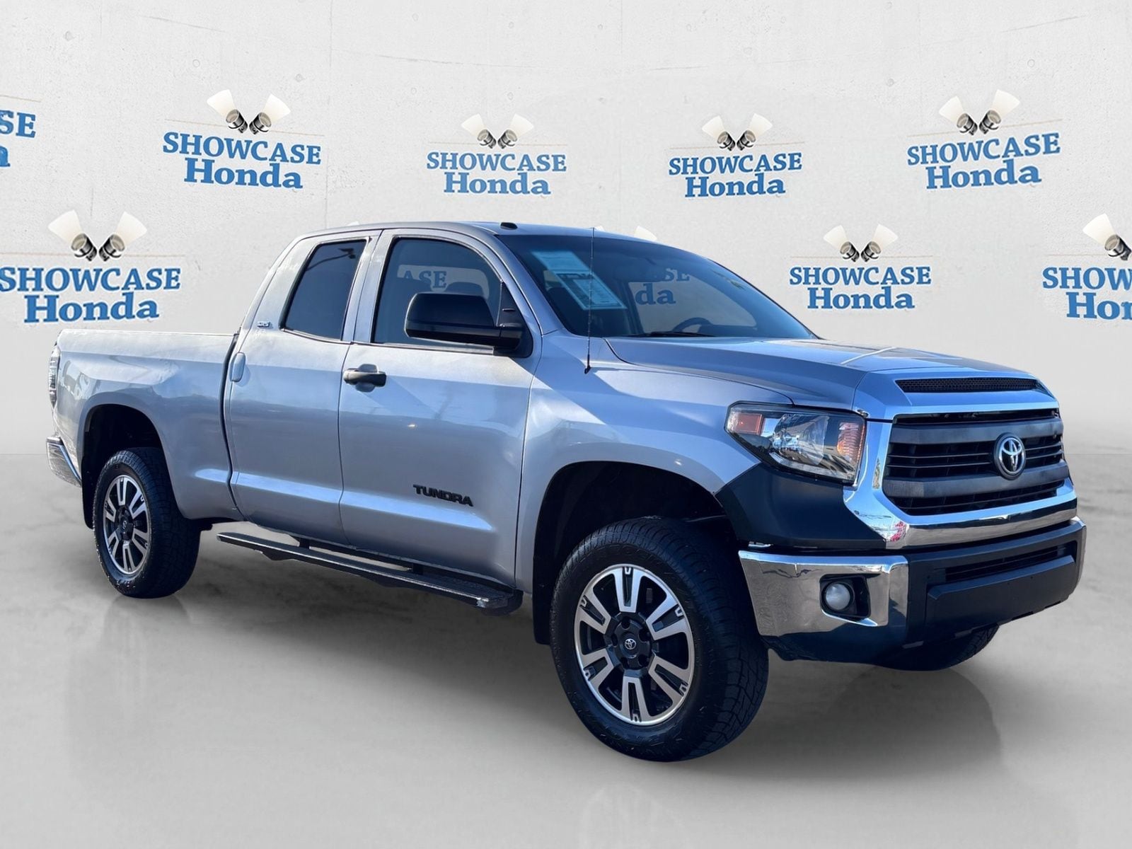 2015 Toyota Tundra SR5 - Photo 10