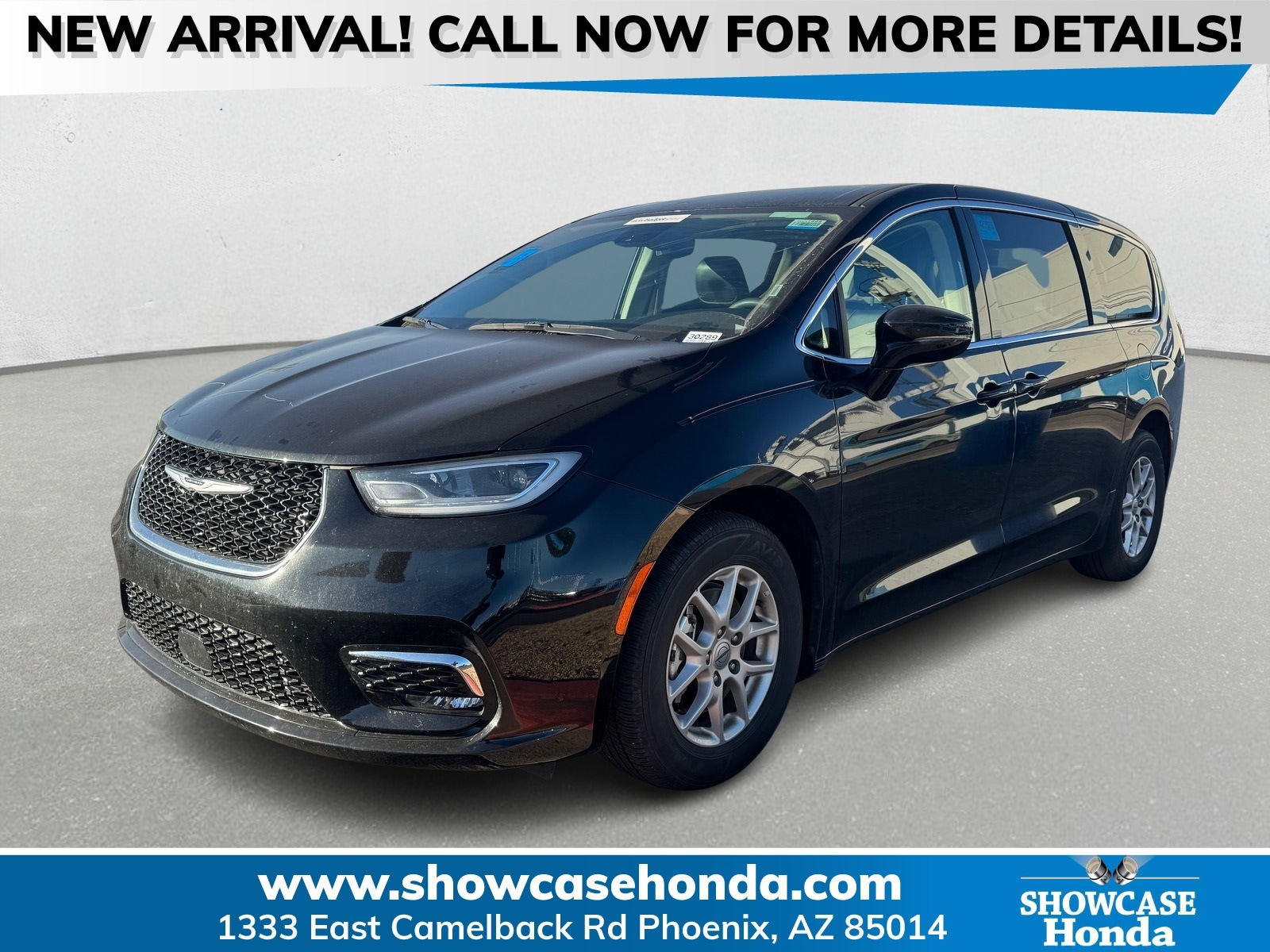 2024 Chrysler Pacifica Touring L's photo