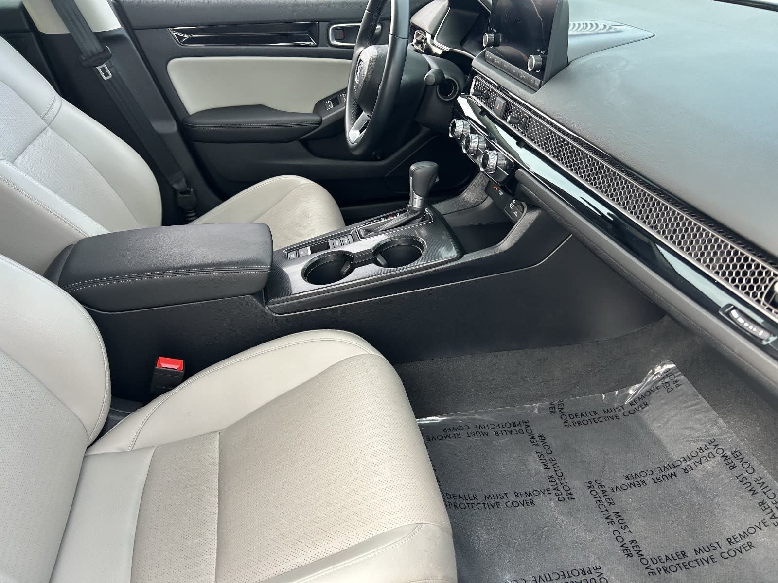 2024 Honda Civic Hatchback EX-L - Photo 14