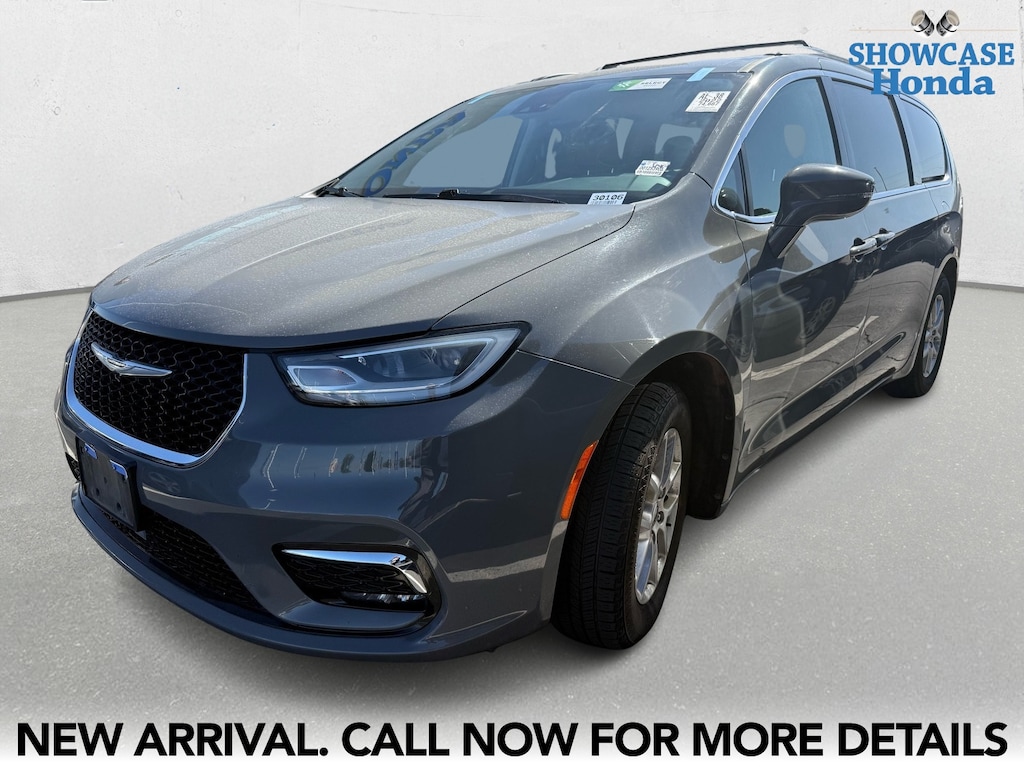 Used 2022 Chrysler Pacifica Touring L Van Passenger Van