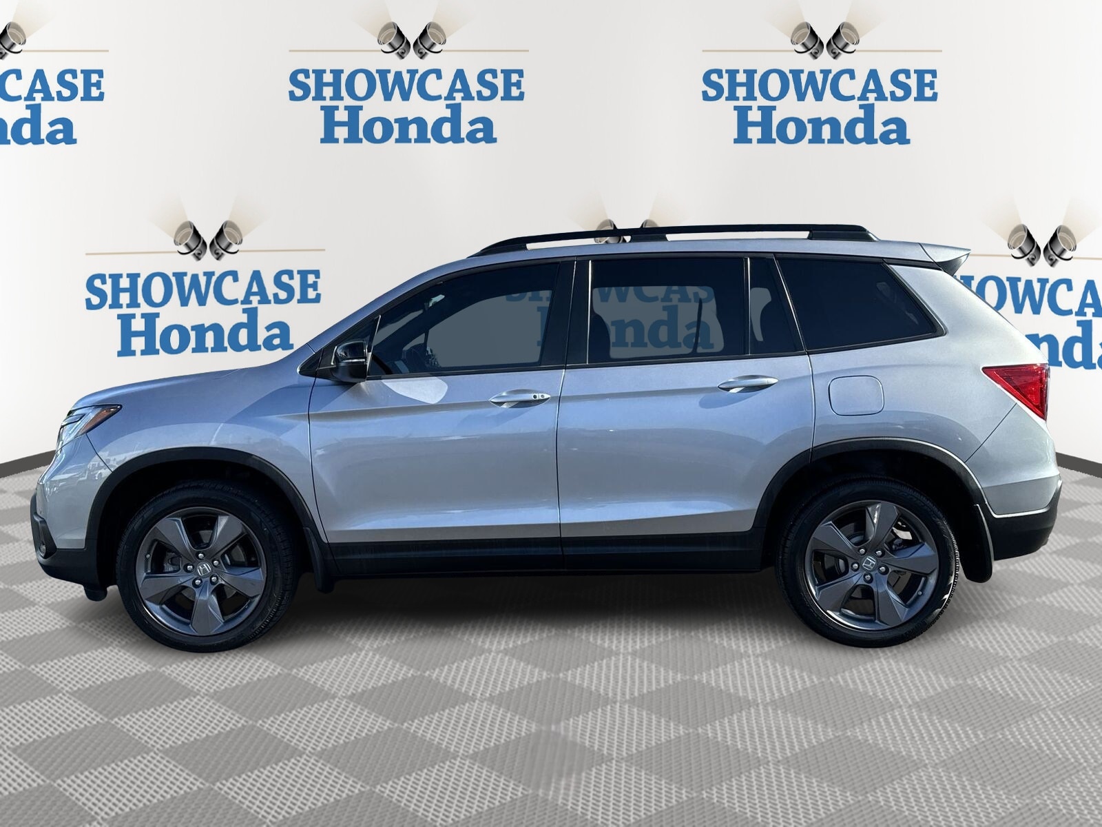 Used 2020 Honda Passport Touring with VIN 5FNYF8H97LB016110 for sale in Phoenix, AZ