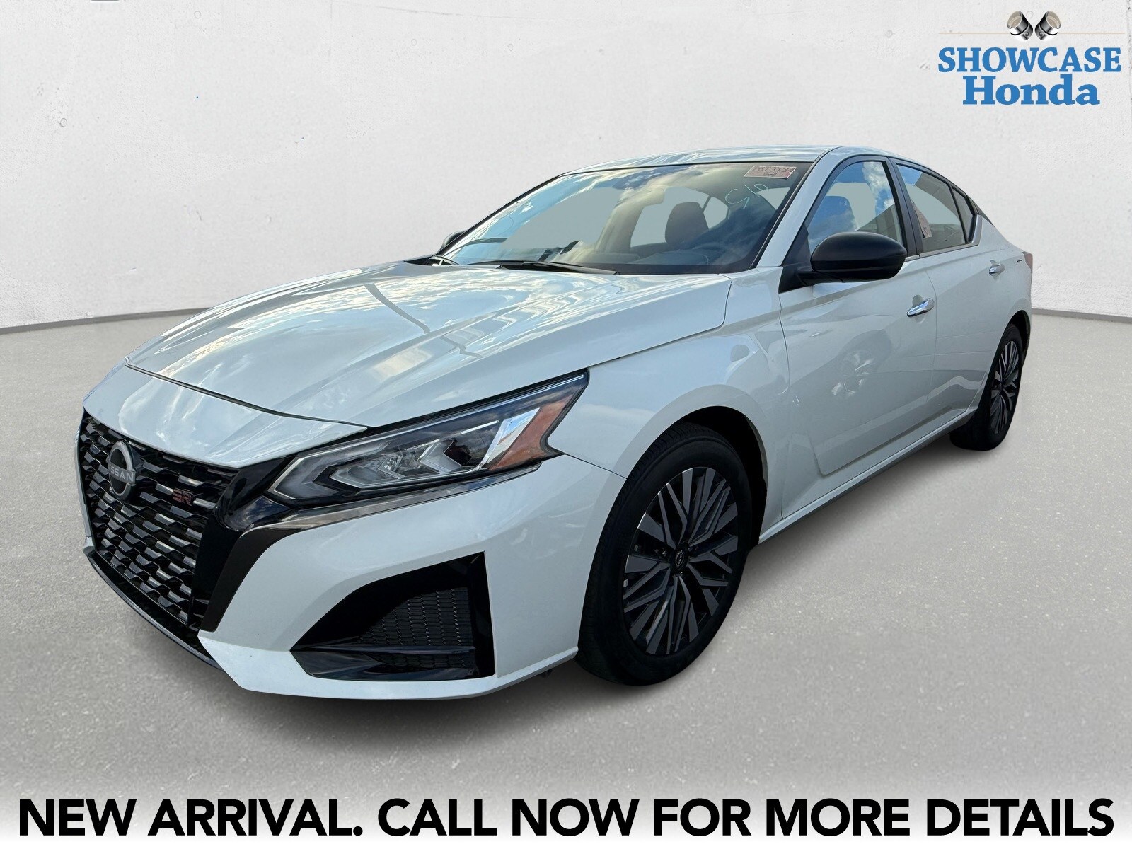 2025 Nissan Altima SV photo 2