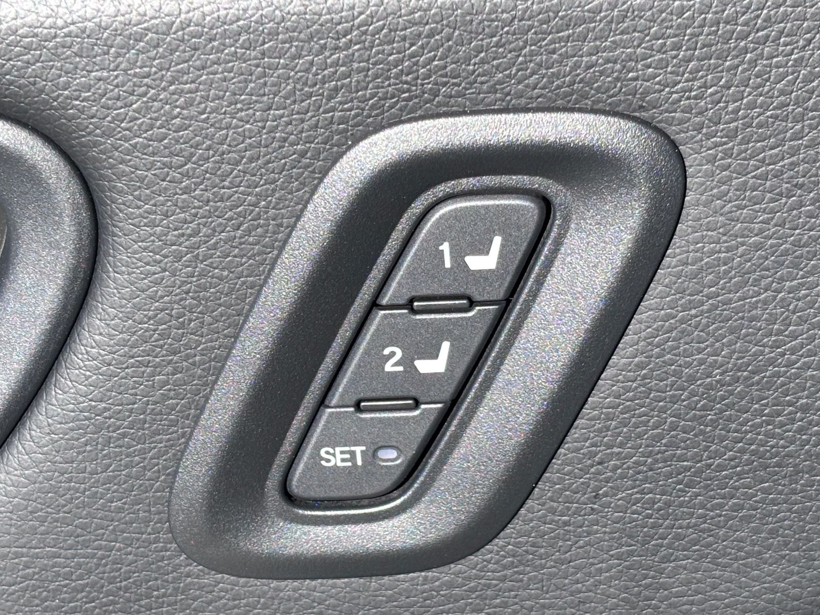 2025 Honda Pilot Touring - Photo 21