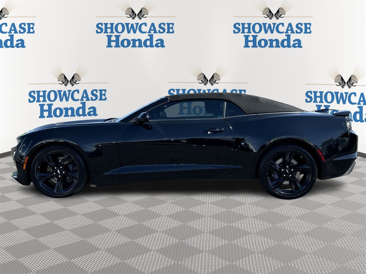 Used 2019 Chevrolet Camaro 1SS with VIN 1G1FF3D73K0128973 for sale in Phoenix, AZ