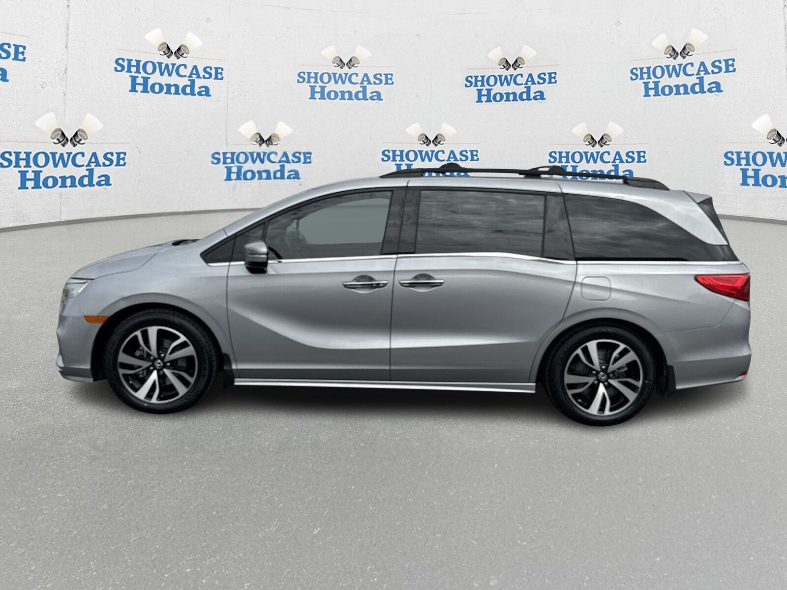 2019 Honda Odyssey Elite photo 2