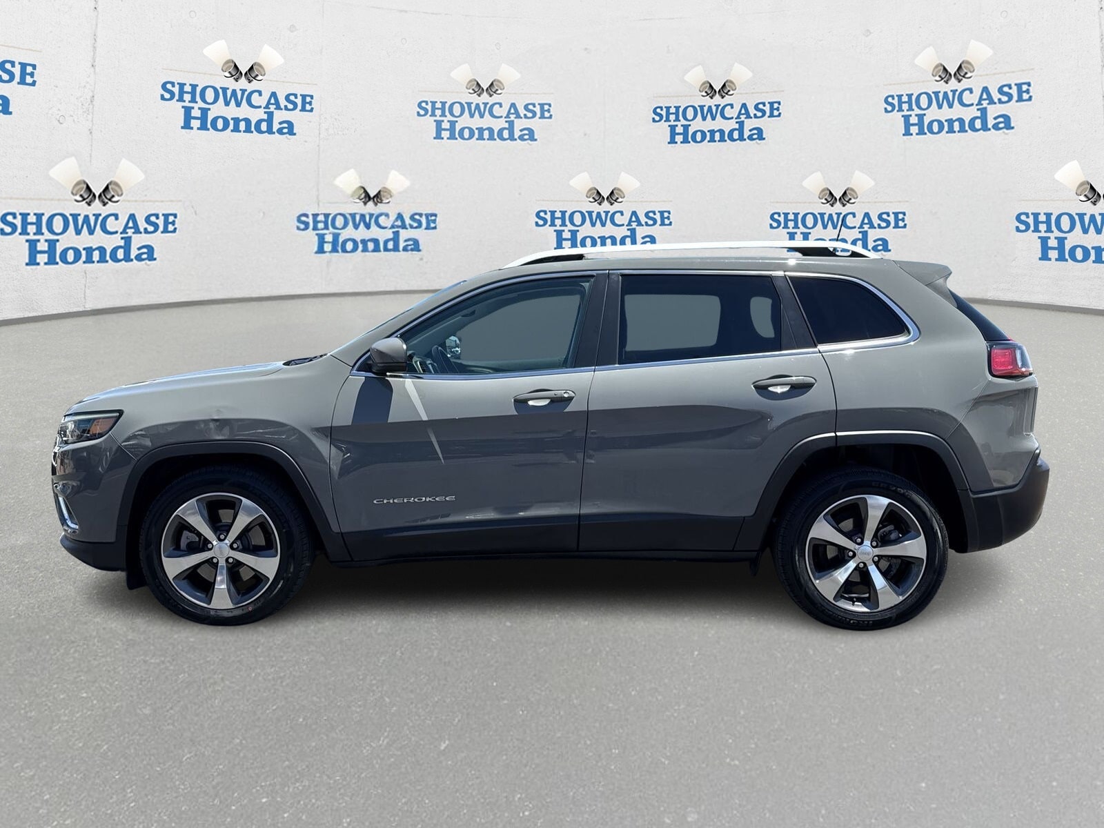 Used 2020 Jeep Cherokee Limited with VIN 1C4PJLDB1LD549132 for sale in Phoenix, AZ