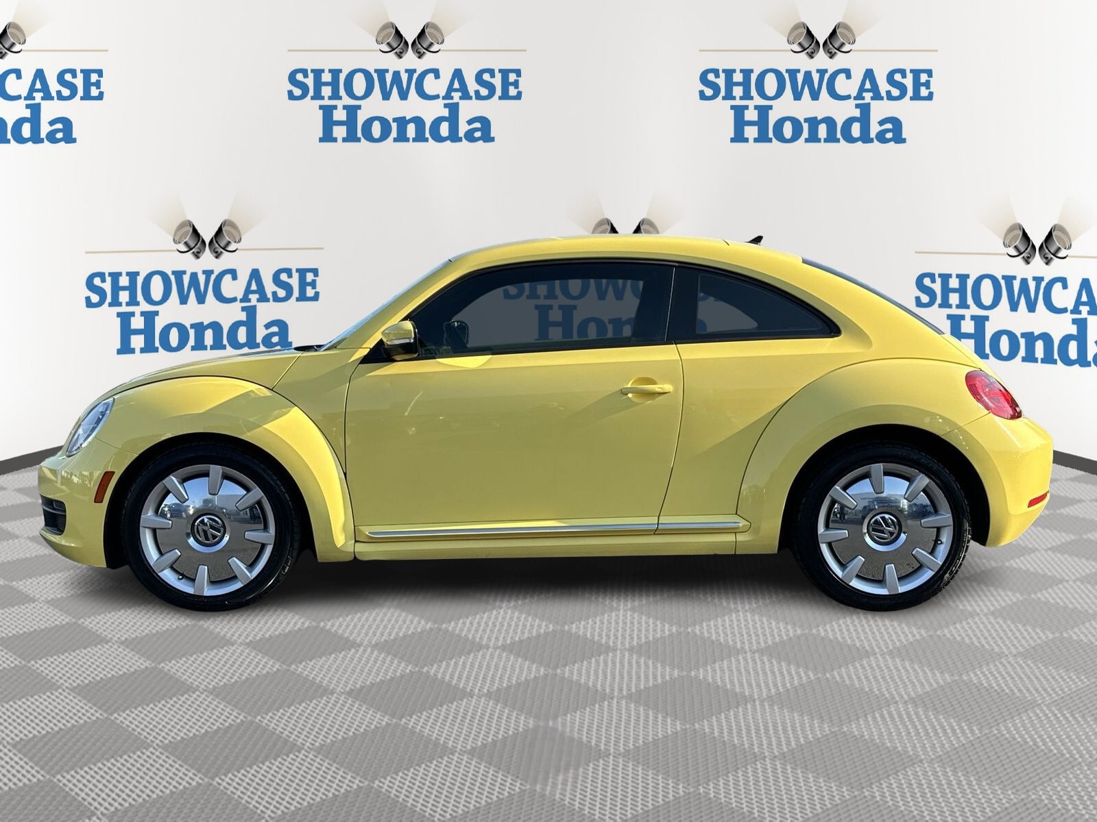 Used 2012 Volkswagen Beetle 2.5 with VIN 3VWJP7AT3CM604917 for sale in Phoenix, AZ