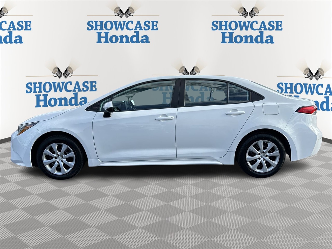 Used 2021 Toyota Corolla LE with VIN 5YFEPMAE0MP244455 for sale in Phoenix, AZ