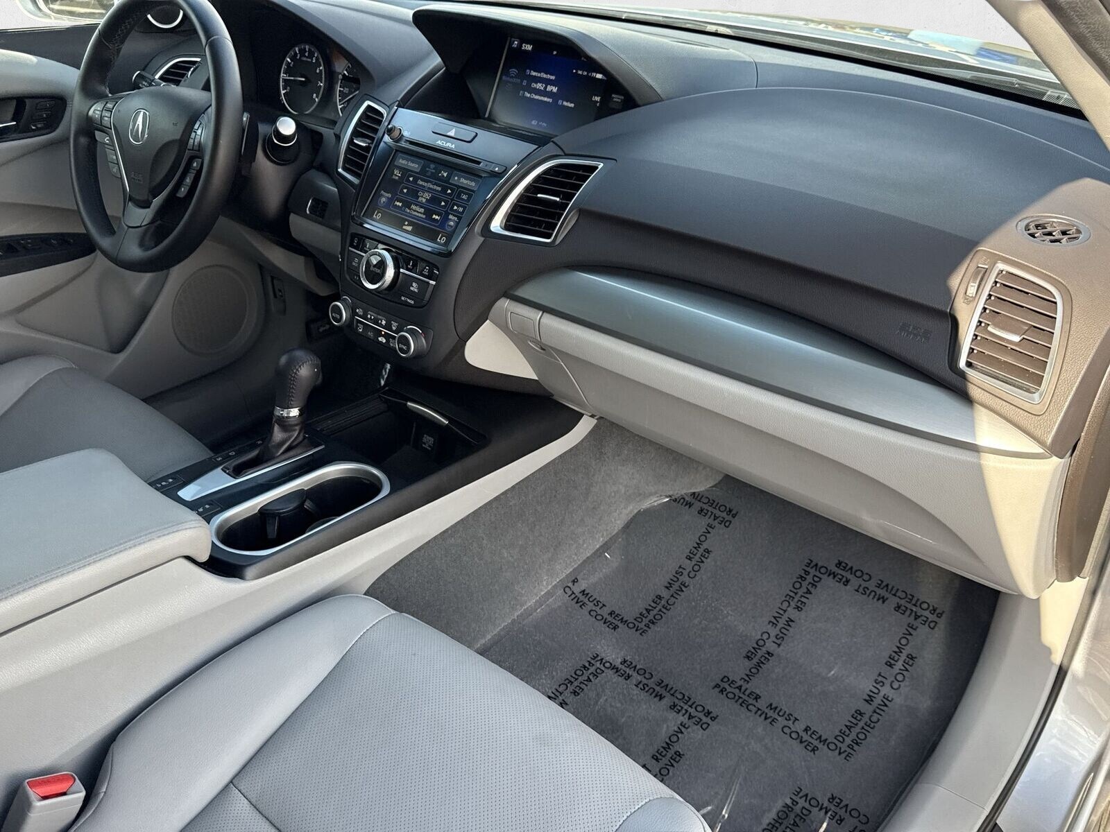 2017 Acura RDX Technology Plus photo 4