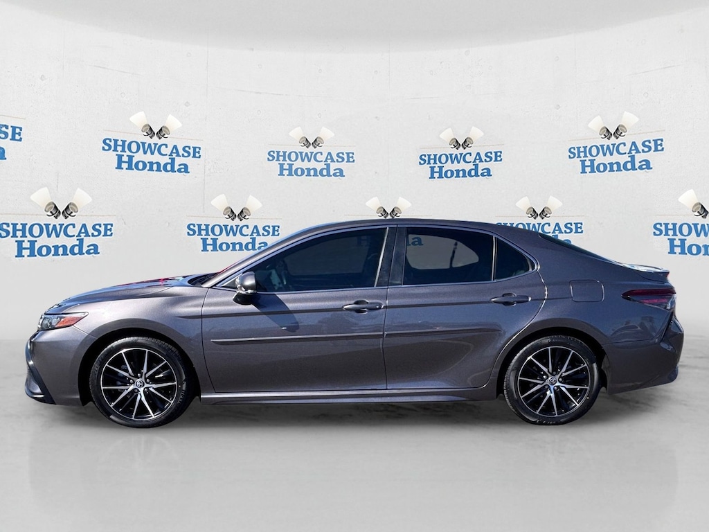 Used 2021 Toyota Camry SE Sedan
