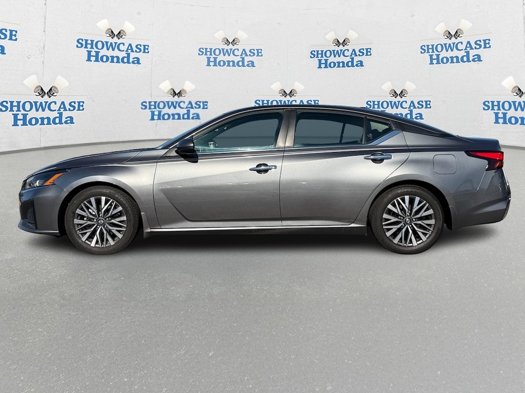 Used 2023 Nissan Altima 2.5 SV Sedan