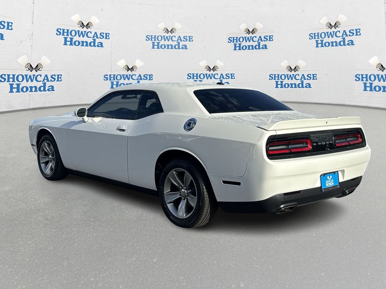 2020 Dodge Challenger SXT photo 3