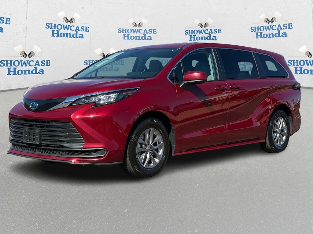 Used 2024 Toyota Sienna LE 8 Passenger Van Passenger Van